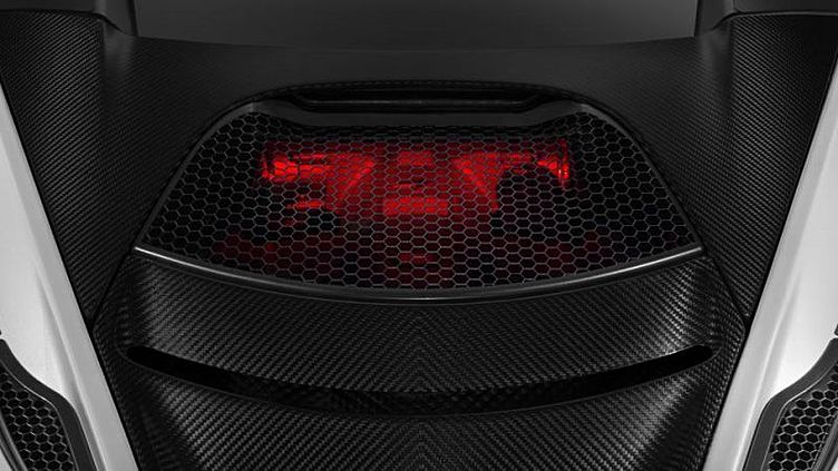 Новый McLaren получит мотор с подсветкой