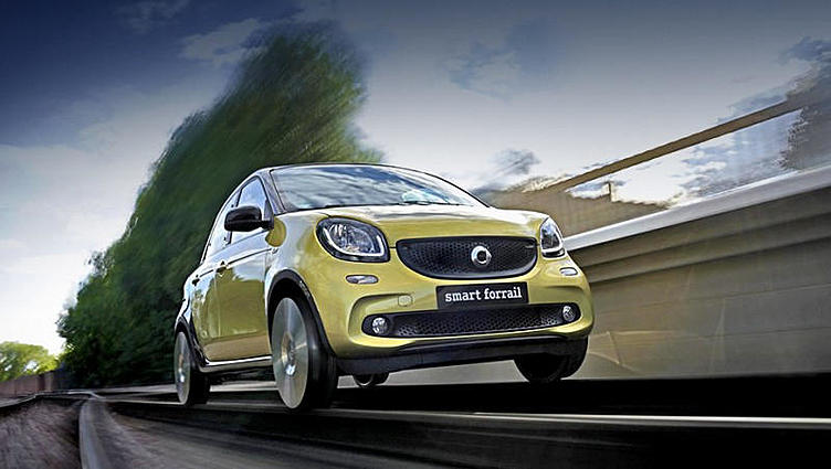 Сити-кар Smart ForFour превратили в поезд