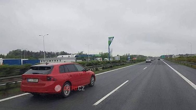 Универсал Skoda Octavia следующего поколения сфотографировали без камуфляжа