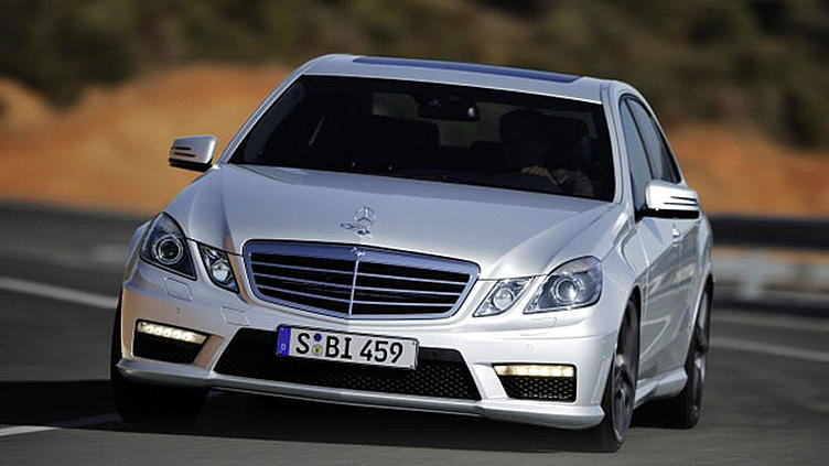 Mercedes-Benz сохраняет лидерство среди премиум-марок в России