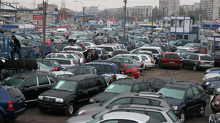 Петербургский авторынок в мае упал впервые с начала года Петербургский авторынок в мае упал впервые с начала года