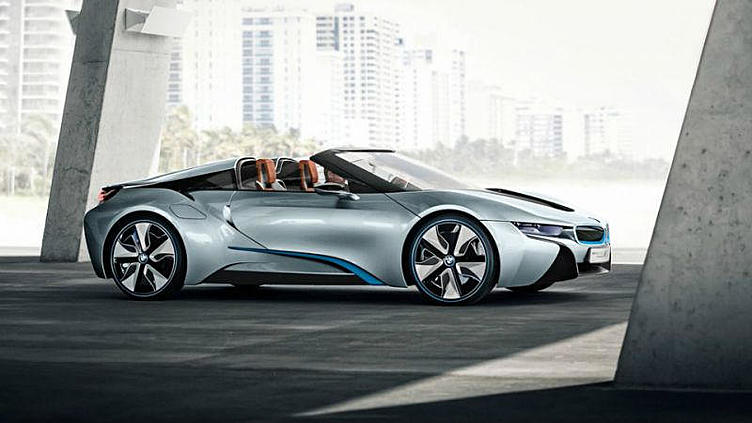BMW обновит концептуальный гибрид i8 Spyder