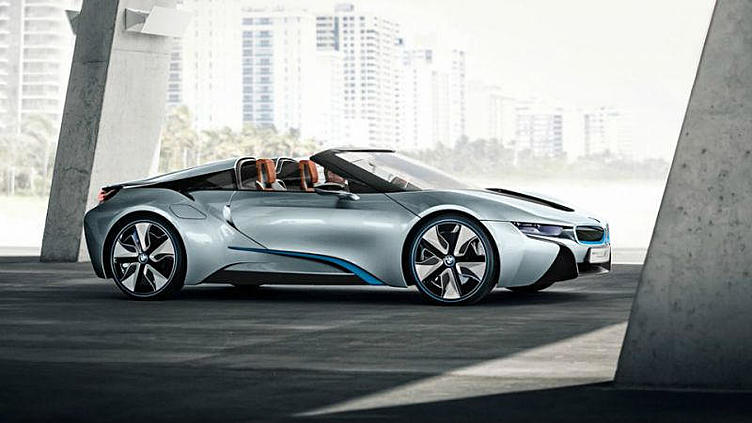 BMW обновит концептуальный гибрид i8 Spyder BMW обновит концептуальный гибрид i8 Spyder