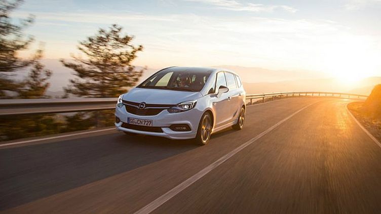 Opel заменит «Зафиру» семиместным кроссовером Opel заменит «Зафиру» семиместным кроссовером