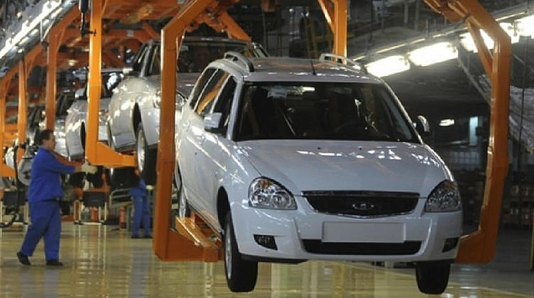 АВТОВАЗ сохраняет стабильное производство в 2015 году АВТОВАЗ сохраняет стабильное производство в 2015 году