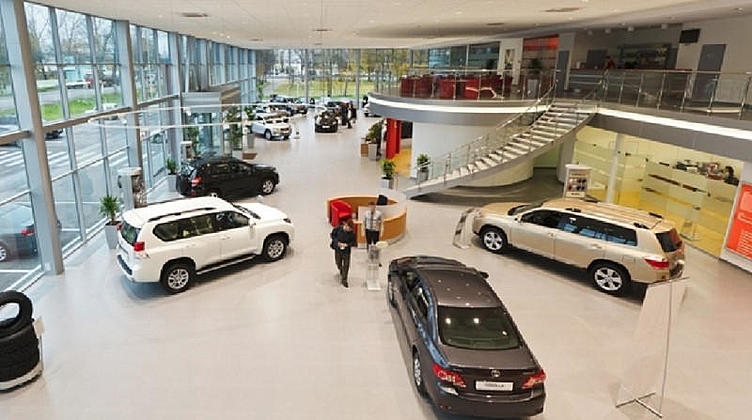 Кризис показал зубы: авторынок РФ в феврале просел почти на 40% Кризис показал зубы: авторынок РФ в феврале просел почти на 40%