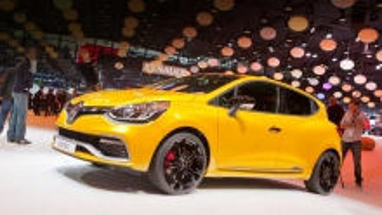 Французы порадовали пятидверкой Clio R.S. 200 Turbo