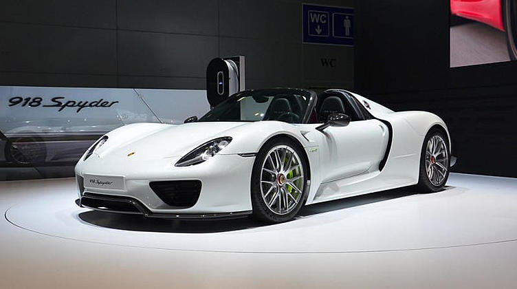 Porsche почти распродала свой миллионный гиперкар Porsche почти распродала свой миллионный гиперкар