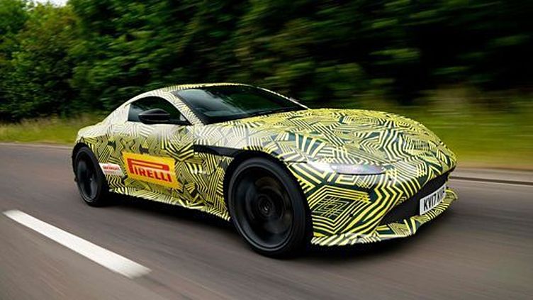 Первые фотографии нового Aston Martin Vantage