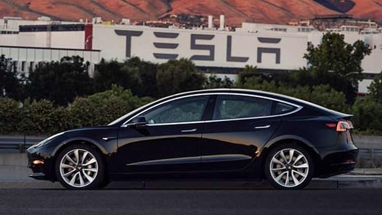 Tesla начала производство Model 3 Tesla начала производство Model 3