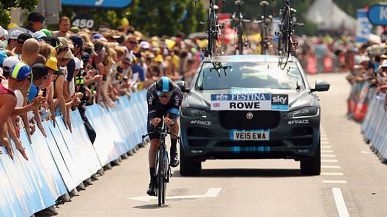 Первый кроссовер Jaguar проехал Tour de France вместе с велосипедистами Первый кроссовер Jaguar проехал Tour de France вместе с велосипедистами