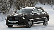 Mercedes-Benz GLA пойман в лесу