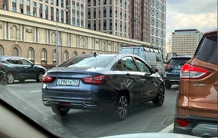 В Москве сфотографировали новую Lada Vesta