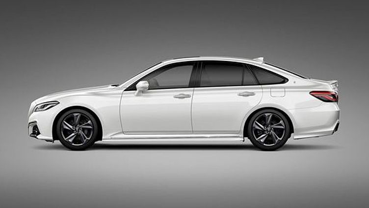 Toyota намекнет на новое поколение седана Crown Toyota намекнет на новое поколение седана Crown