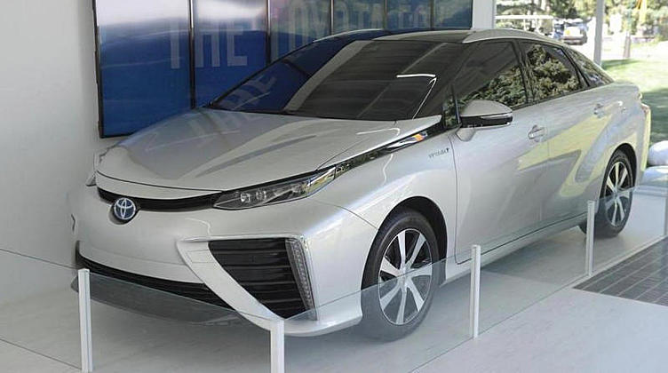 Первый водородный автомобиль Toyota получил имя Mirai Первый водородный автомобиль Toyota получил имя Mirai
