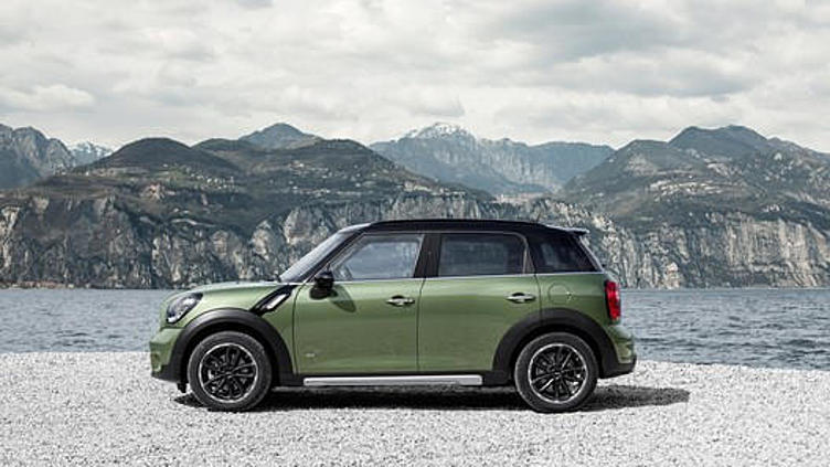 MINI представила в России новые пакеты опций для Cooper и Countryman MINI представила в России новые пакеты опций для Cooper и Countryman