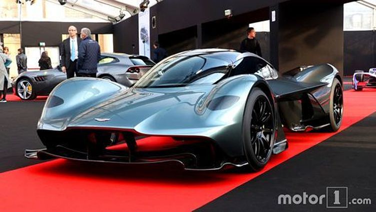 Гиперкар Aston Martin показали публике Гиперкар Aston Martin показали публике