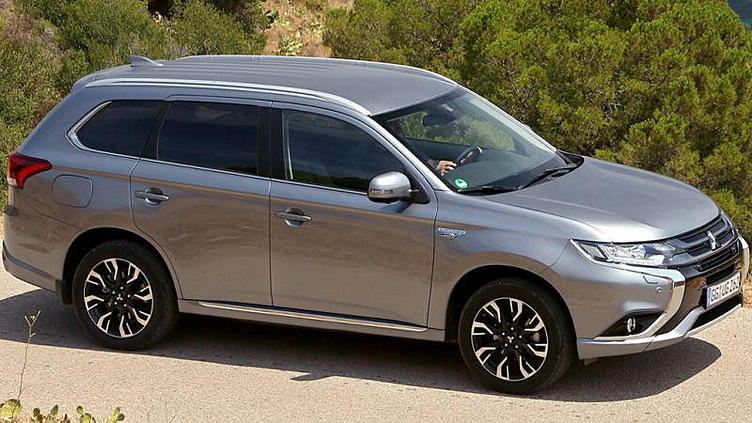 Обновленный гибрид Mitsubishi Outlander PHEV