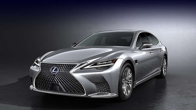 Lexus обновили свой флагман Lexus обновили свой флагман
