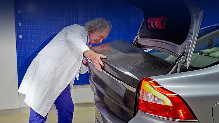 Компания Volvo научилась хранить электричество в панелях кузова Компания Volvo научилась хранить электричество в панелях кузова