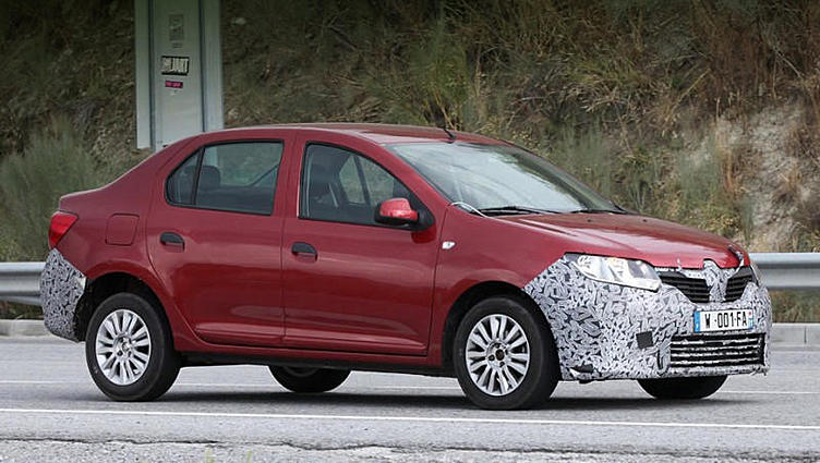 Фотошпионы заметили странную версию седана Renault Logan Фотошпионы заметили странную версию седана Renault Logan