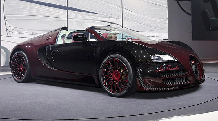 Первый и последний Bugatti Veyron встретились в Женеве Первый и последний Bugatti Veyron встретились в Женеве