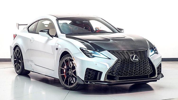 Заряженное купе Lexus RC F обновилось и стало еще быстрее Заряженное купе Lexus RC F обновилось и стало еще быстрее