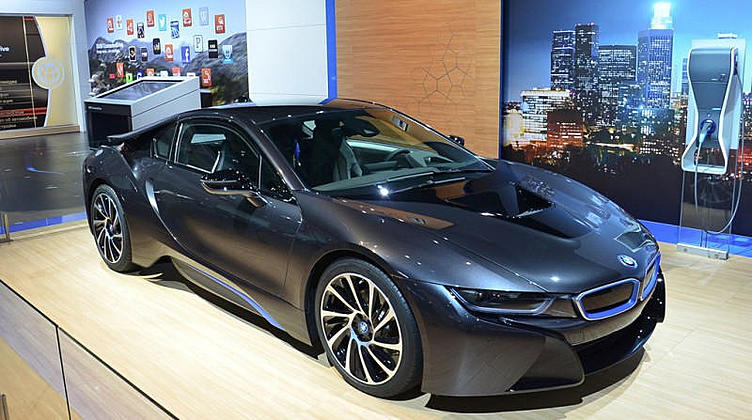 BMW удвоит производство гибридного спорткара i8 BMW удвоит производство гибридного спорткара i8