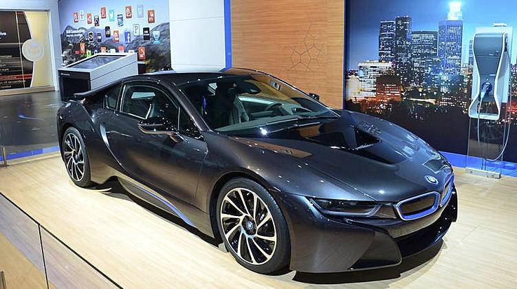 BMW удвоит производство гибридного спорткара i8