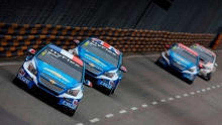 Заводская команда Chevrolet взяла свой последний кубок в WTCC Заводская команда Chevrolet взяла свой последний кубок в WTCC