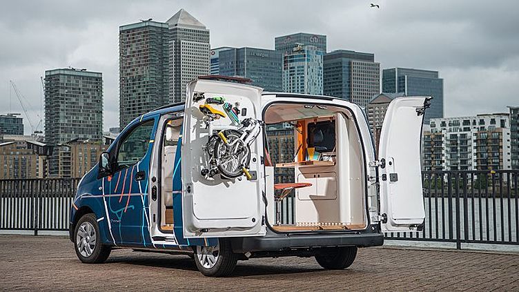 Nissan сделал из фургона офисное место с кофеваркой [Video]