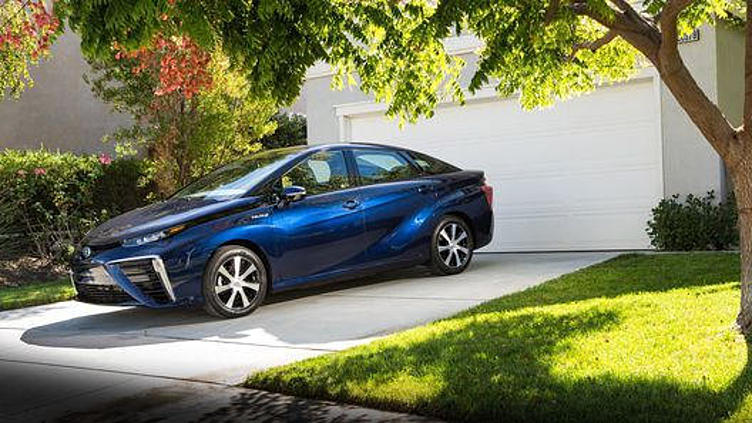 Очередь за водородным седаном Toyota растянулась на годы Очередь за водородным седаном Toyota растянулась на годы