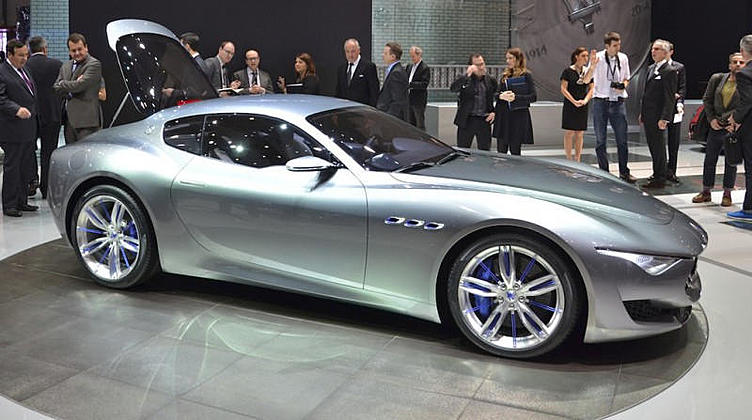 Maserati хочет запустить купе Alfieri в серийное производство Maserati хочет запустить купе Alfieri в серийное производство