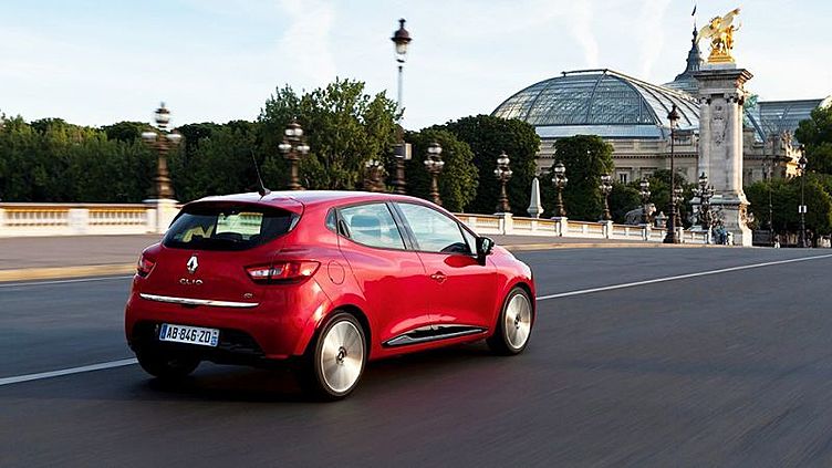 Renault Clio станет гибридом Renault Clio станет гибридом