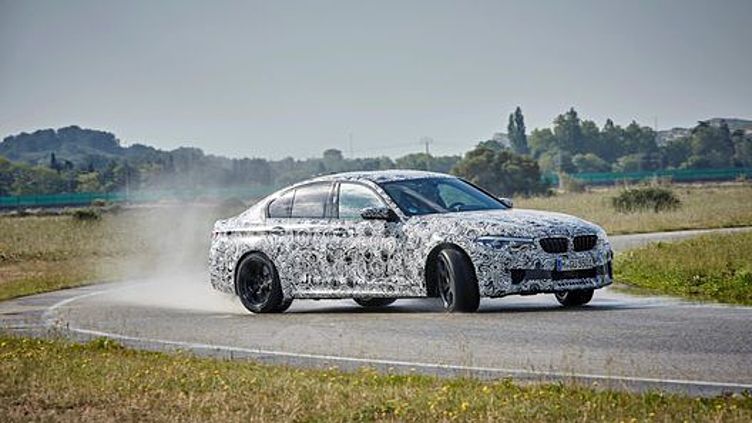 Стало известно, когда новый BMW M5 встанет на конвейер Стало известно, когда новый BMW M5 встанет на конвейер