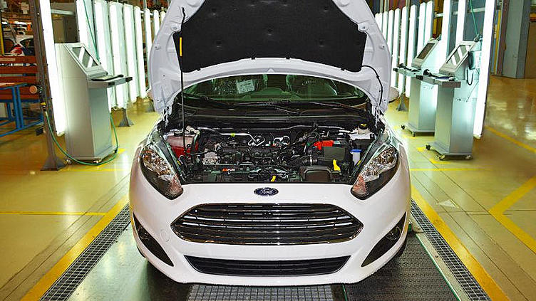 Ford собрал первый автомобиль с российским двигателем Ford собрал первый автомобиль с российским двигателем