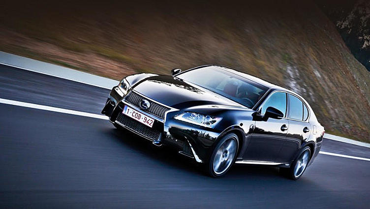 Седан Lexus GS получил в России новые комплектации Седан Lexus GS получил в России новые комплектации