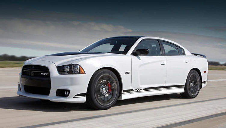 Седан Dodge Charger SRT8 улучшил стиль и технику Седан Dodge Charger SRT8 улучшил стиль и технику