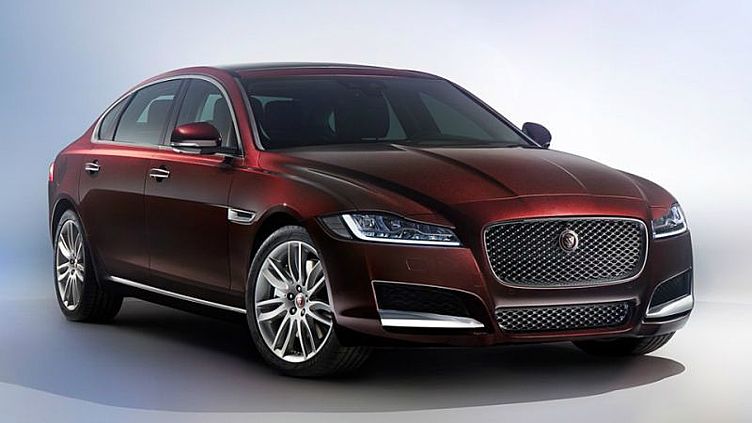 Jaguar XF стал на 140 миллиметров длиннее