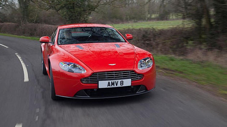 На Aston Martin претендуют два покупателя На Aston Martin претендуют два покупателя