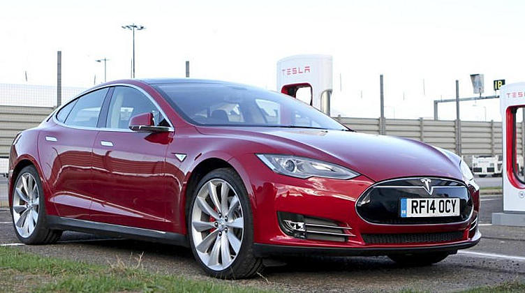 Полноприводная Tesla Model S сможет обогнать суперкары Полноприводная Tesla Model S сможет обогнать суперкары