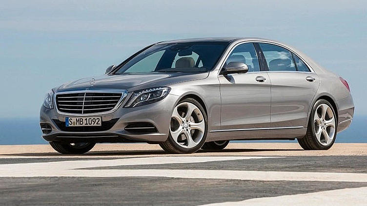 Новое поколение Mercedes S-класса раскрыло личико Новое поколение Mercedes S-класса раскрыло личико
