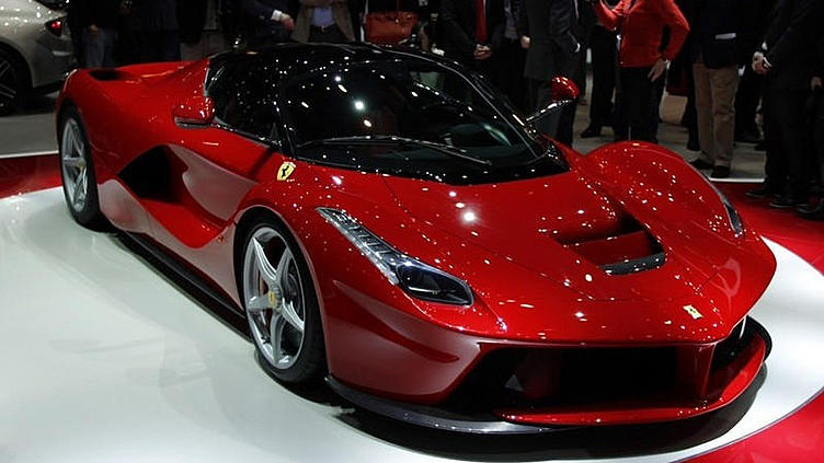 Самый мощный Ferrari в истории материализовался в Женеве Самый мощный Ferrari в истории материализовался в Женеве