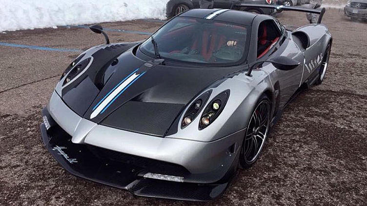 Экстремальный Pagani Huayra сфотографировали без камуфляжа