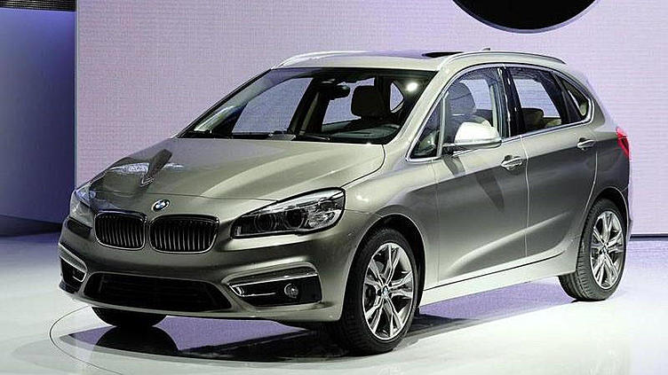 BMW показала в Женеве свою первую модель с передним приводом BMW показала в Женеве свою первую модель с передним приводом