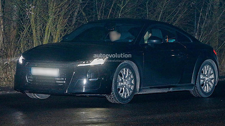 Новый Audi TT попался почти без камуфляжа Новый Audi TT попался почти без камуфляжа