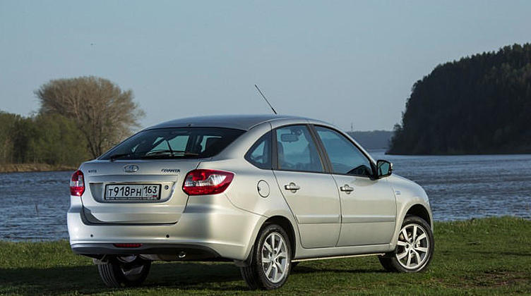 Lada Granta защитила статус российского бестселлера