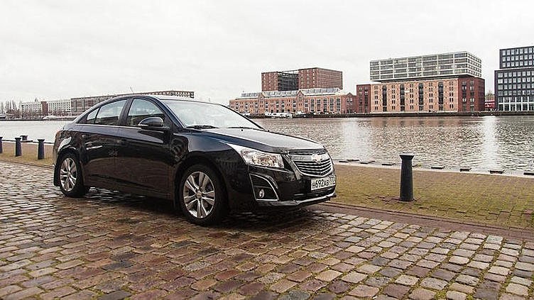 Завод GM в Петербурге остановит производство на две недели Завод GM в Петербурге остановит производство на две недели
