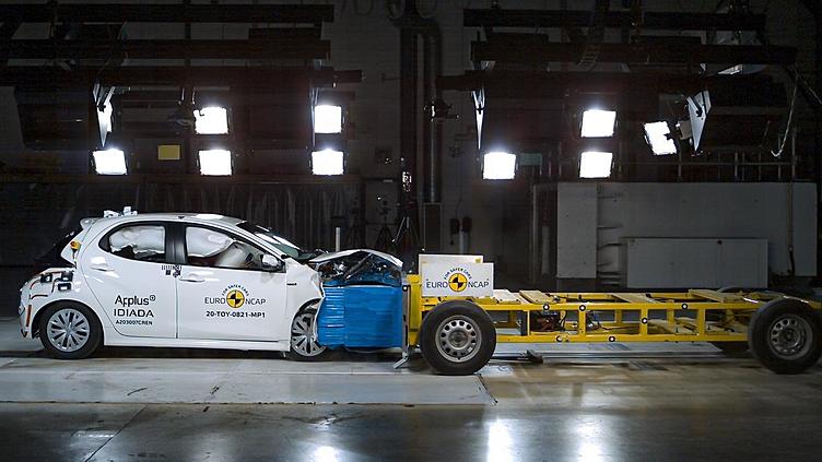 Toyota Yaris - первый автомобиль, прошедший краш-тест по новым правилам Toyota Yaris - первый автомобиль, прошедший краш-тест по новым правилам