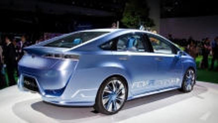 Toyota запустит водородный седан в 2015 году